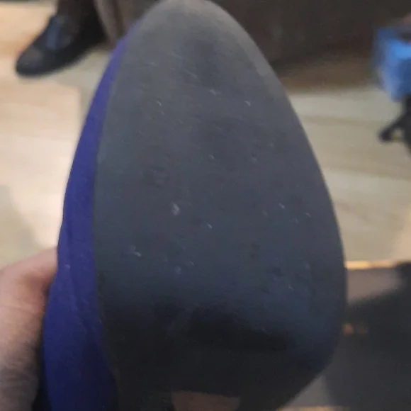 Navy Heels - Picture 5 of 6